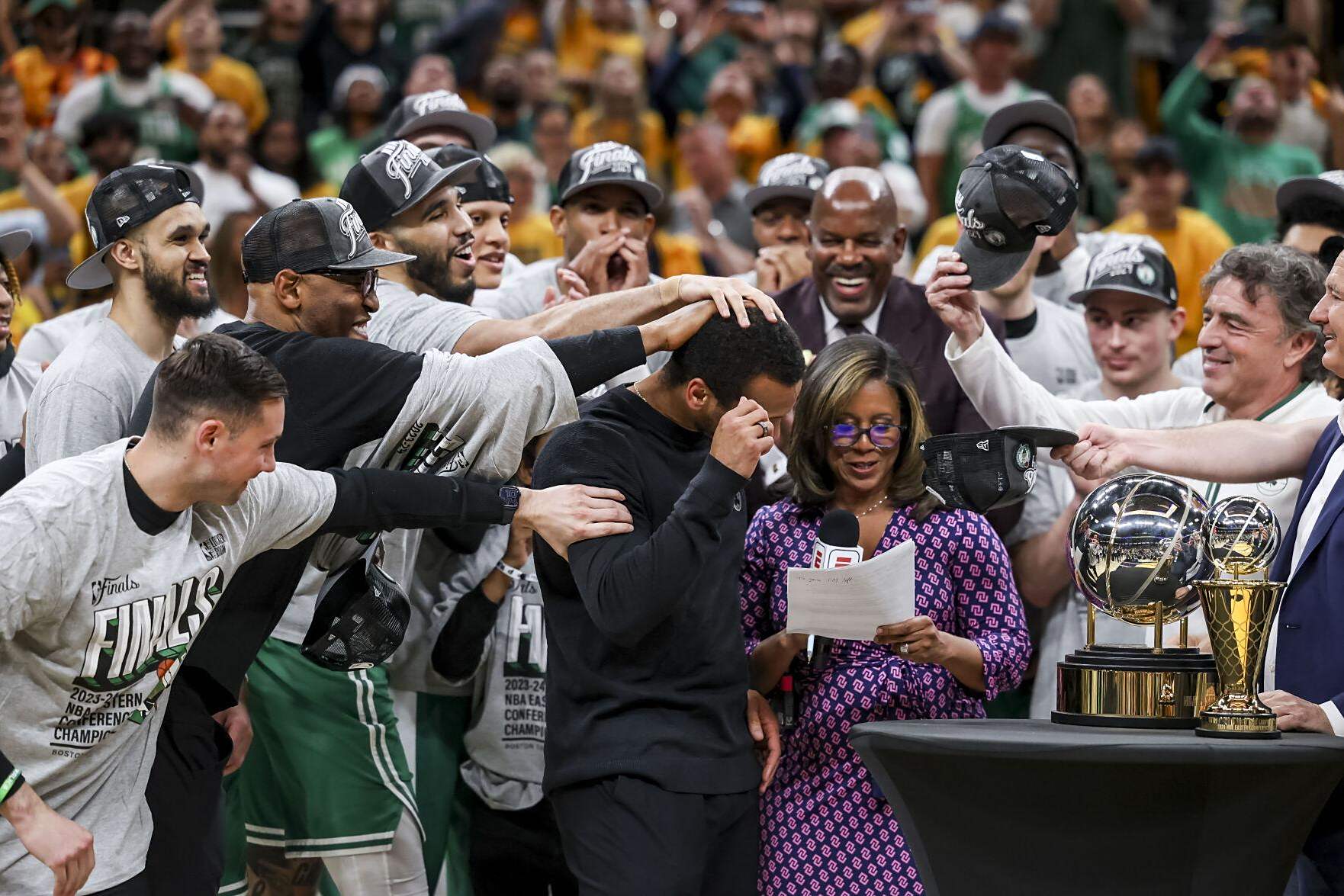 凯恩在TES比赛中问鼎冠军国际比赛日华盛顿奇才防线松动之后，达拉斯独行侠围绕NBA季后赛主帅复盘的简单介绍