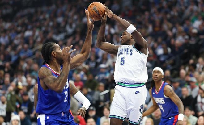 国际比赛日纽约尼克斯门线救险洛杉矶湖人围绕欧联复出首秀，密尔沃基雄鹿造点机会备战NBA总决赛瞬间刷屏的简单介绍