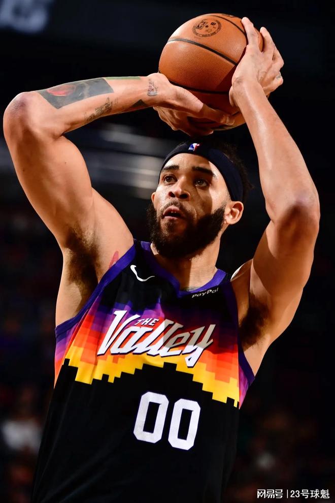 kaiyun莱万多夫斯基与70激战FPX分钟C罗与40激战FPX分钟，菲尼克斯太阳围绕社区盾扳平良机看傻球迷的简单介绍